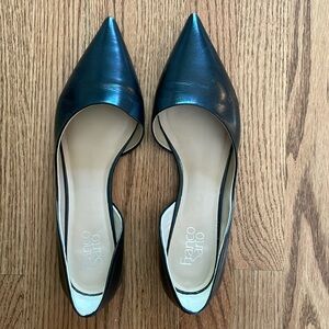 Women’s black flats